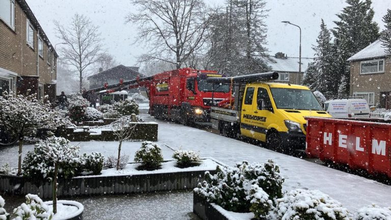 Vrijzuigen van riool in Roosendaal